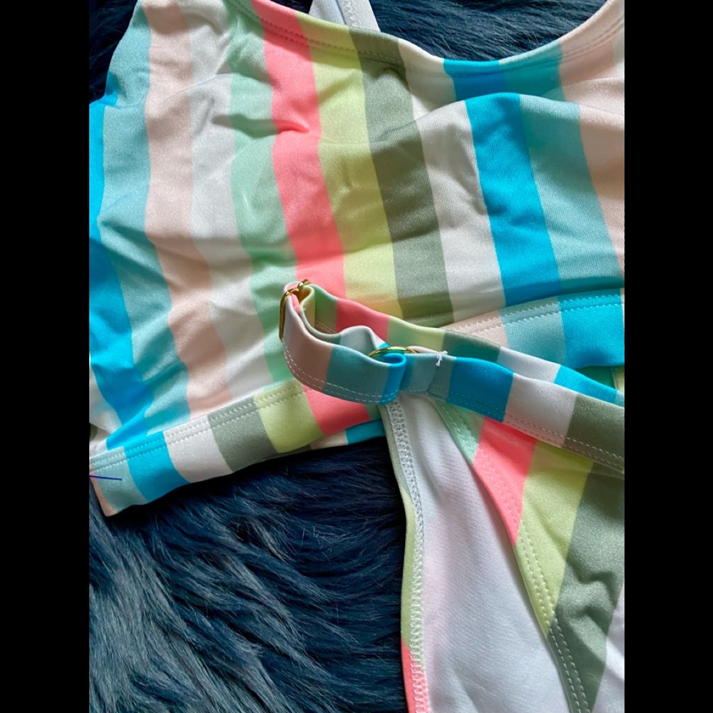 *sold* Gorgeous Summertime Bikini - Picture 7 of 8